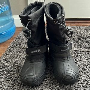 Kamik toddler snow boots. In great condition.